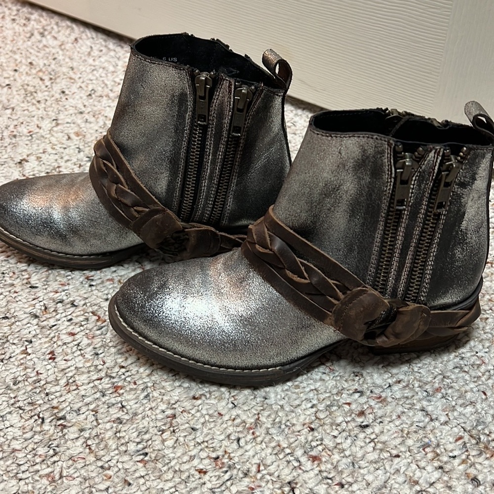 Booties - Picture 4 of 4